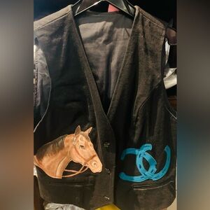 Black Vest with Horse and Horseshoe Design Size Large!